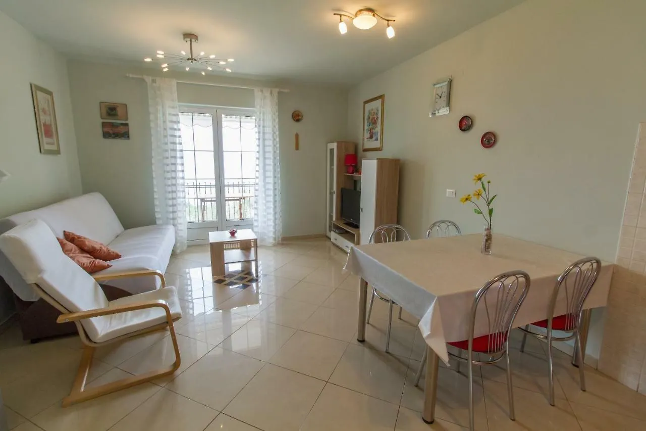 Apartments Ivana Ravni